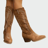 Gabriella Budapest | Divatos hímzett cowboy csizma