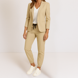 Gabriella Budapest | Modern Elegancia egy Kényelmes Szettben