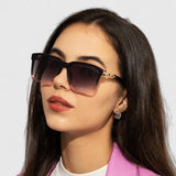 Gabriella Budapest | Elegáns napszemüveg